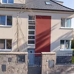 Apartman 2+Kk, 50 M2 V Klidne Lokalite. 10 Min Od Centra Prahy.